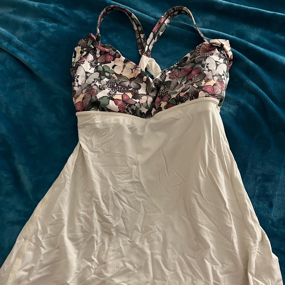 Lululemon tank size 8